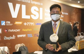 好博体育光电董事长彭双浪荣获潘文渊文教基金会 ERSO Award