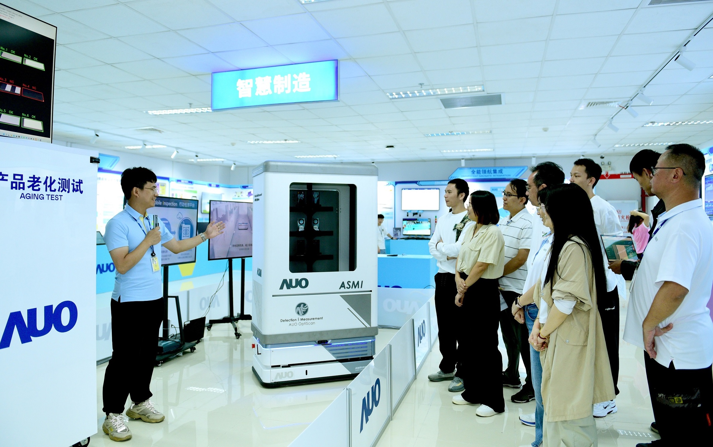 好博体育廈門將5G+ABC技術串聯生產管理全流程，打通研發、採購、生管、製程、設備、品質等產品全生命週期製造流程，完成數位化設計、智慧供應鏈、智慧座艙、全流程設備管理、資料驅動優化、智慧線上檢測、智慧品管等自我調整生產模式升級